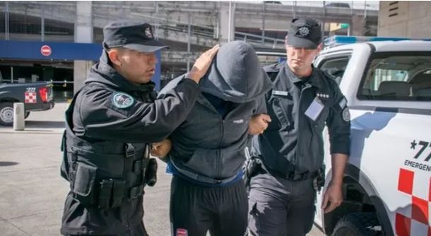 Detuvieron a ocho personas acusadas de traficar cocaína en bodegas de aviones desde Ezeiza
