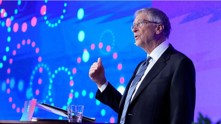 La predicción de Bill Gates sobre la inteligencia artificial que cambiará el mundo en solo 2 años