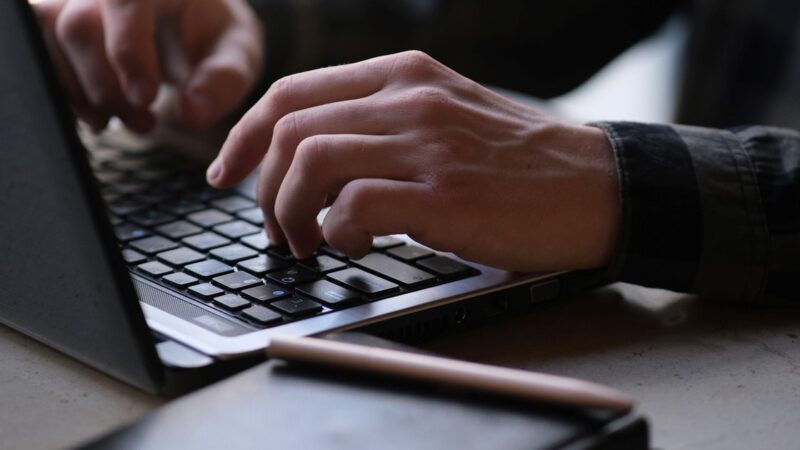 Cómo darle una segunda vida a una notebook o PC vieja: el cambio que más se nota, sin gastar de más