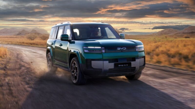 BYD lanzó en la Argentina el Ti7, su SUV híbrido 4×4 de 354 caballos: precios y equipamiento